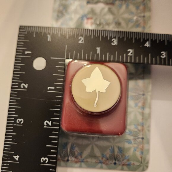 Leaf Large Hole Punch Emagination paper Scrapbook - Picture 4 of 6